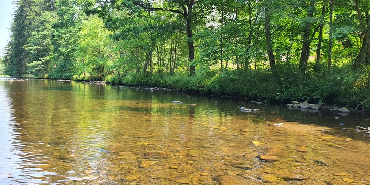 Chalupa na polosamotě jen 6 km od NP Šumava: až pro 5 osob, blízko cyklostezky a řeky Otavy