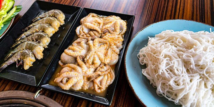 Ugrilujte si korejské BBQ: mořské plody, hovězí, kuřecí i vepřové, zelenina a příloha
