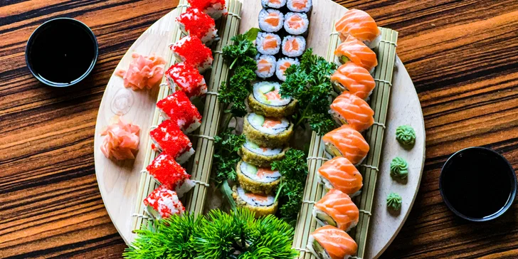 Pestré sushi sety 30, 52 nebo 74 rolek: s rybami, avokádem i krabem
