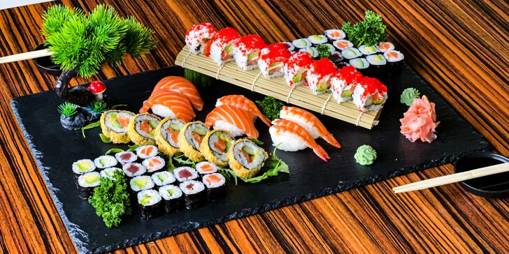 Pestré sushi sety 30, 52 nebo 74 rolek: s rybami, avokádem i krabem
