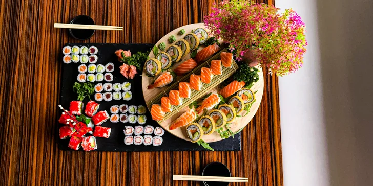 Pestré sushi sety 30, 52 nebo 74 rolek: s rybami, avokádem i krabem