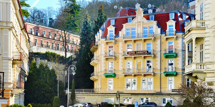 Odpočinek v Karlových Varech: lázeňský hotel s polopenzí, procedurami a saunou