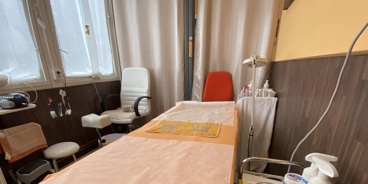 Kosmetické ošetření pleti, ultrazvukové čištění či masáž obličeje, krku a dekoltu