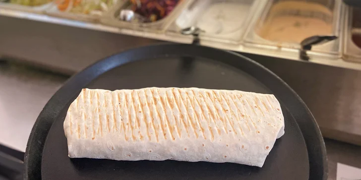 Mega hovězí kebab v turecké tortille a Pepsi na odnos s sebou pro jednoho