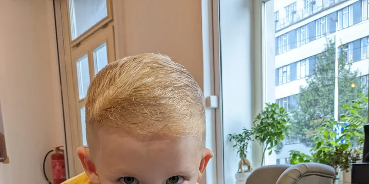 Panský střih i s úpravou vousů a masáží hlavy od profesionálního holiče