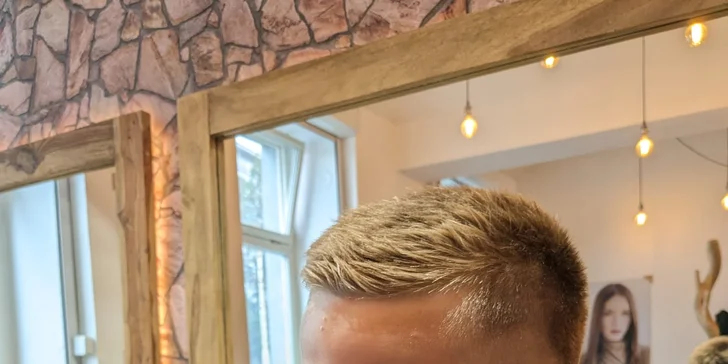 Panský střih i s úpravou vousů a masáží hlavy od profesionálního holiče