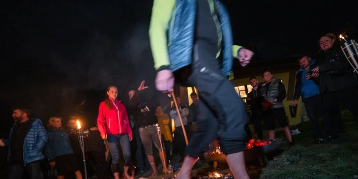 Naučte se chodit po plamenech a čelit strachu: intenzivní kurz firewalkingu pro 1 i 2 osoby