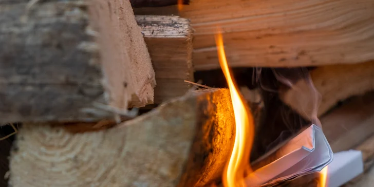 Naučte se chodit po plamenech a čelit strachu: intenzivní kurz firewalkingu pro 1 i 2 osoby