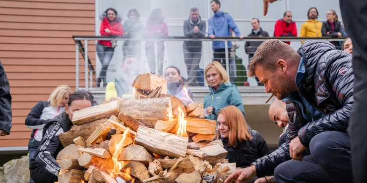 Naučte se chodit po plamenech a čelit strachu: intenzivní kurz firewalkingu pro 1 i 2 osoby