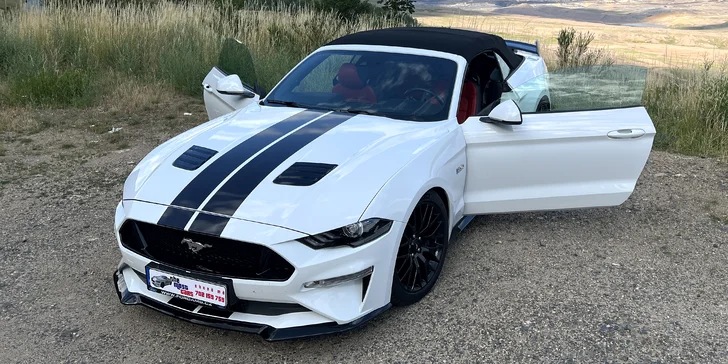 Ford Mustang GT Cabrio 5.0 V8: svezení na 20 minut či 3 hodiny i pronájem na den či celý víkend
