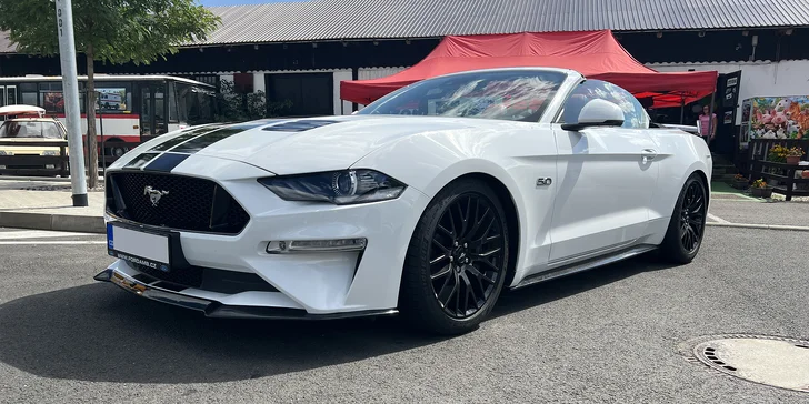 Ford Mustang GT Cabrio 5.0 V8: svezení na 20 minut či 3 hodiny i pronájem na den či celý víkend