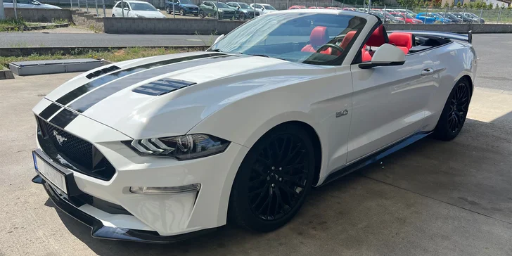 Ford Mustang GT Cabrio 5.0 V8: svezení na 20 minut či 3 hodiny i pronájem na den či celý víkend
