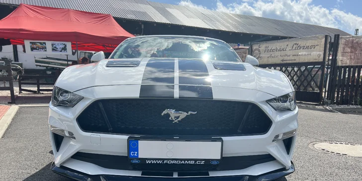 Ford Mustang GT Cabrio 5.0 V8: svezení na 20 minut či 3 hodiny i pronájem na den či celý víkend