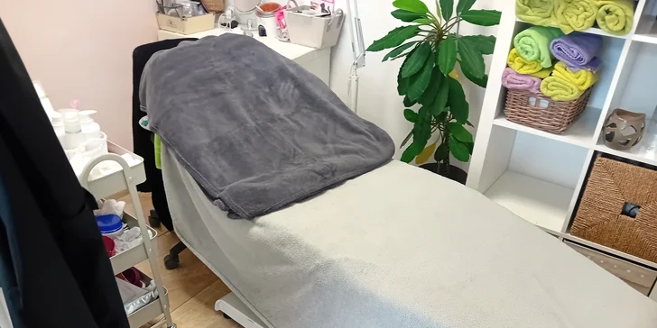 Mezoterapie s kyselinou hyaluronovou pro omlazení a lifting obličeje