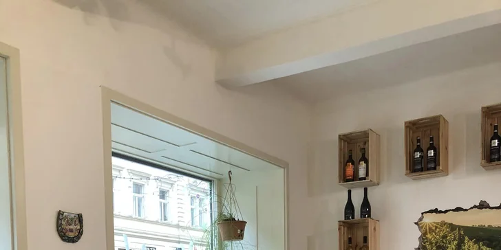 Otevřený voucher na 1000-2000 Kč do Tániny vinárny: degustace, tapas i kvalitní vína