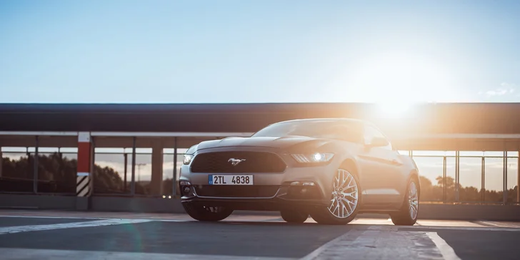 Ford Mustang ve všední dny: spolujízda či řízení od 15 min. i zapůjčení až na 3 dny