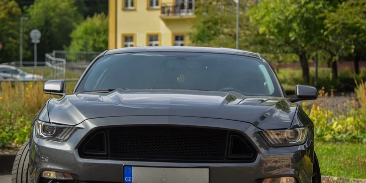 Legendární Ford Mustang V8 v originální USA verzi: projížďka na 20 minut i zapůjčení na 12 hodin