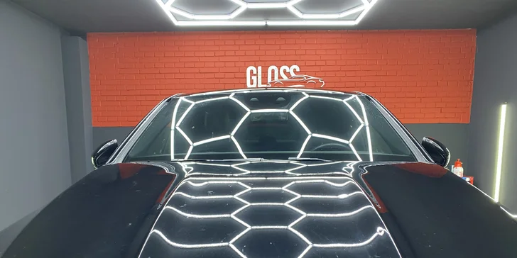 Kompletní péče o interiér automobilu: základní čištění i komplet balíček vč. tepování