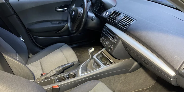 Kompletní péče o interiér automobilu: základní čištění i komplet balíček vč. tepování