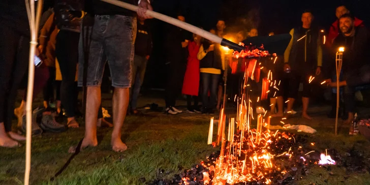 Naučte se chodit po plamenech a čelit strachu: intenzivní kurz firewalkingu pro 1 i 2 osoby