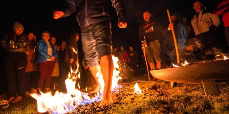 Naučte se chodit po plamenech a čelit strachu: intenzivní kurz firewalkingu pro 1 i 2 osoby