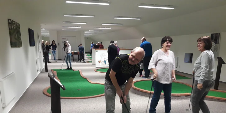 Zábavný adventure minigolf pod střechou: 60 min. hry pro malé i velké