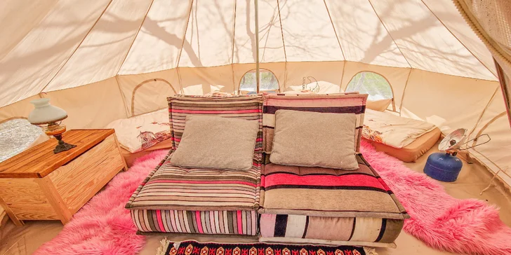 Dobrodružství i romantika v prvním tatranském glampingu: snídaně i možnost grilování