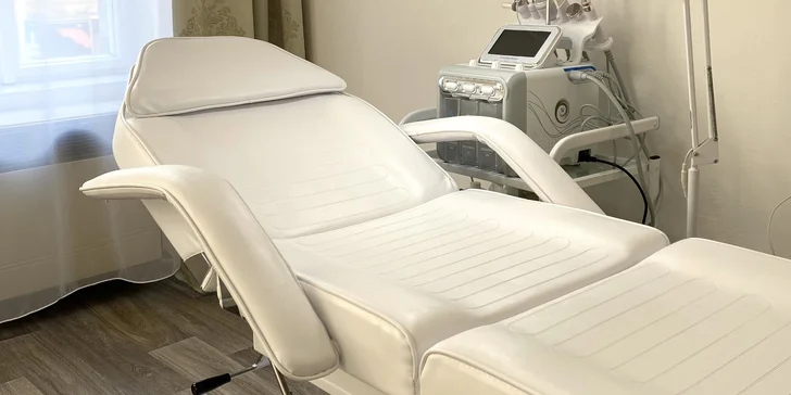 Ošetření pleti 10 v 1 vč. barvení obočí, ošetření anti-age nebo laminace obočí