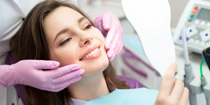 Dentální hygien: fluoridace, leštění i šetrná metoda airflow proti zubnímu kameni a nánosům