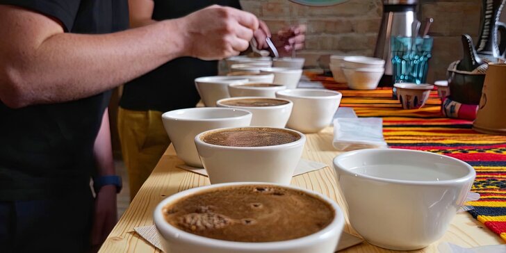 Cupping pro 1-4 osoby: ochutnejte různé kávy a poznejte jejich cestu z plantáže až do vašeho šálku
