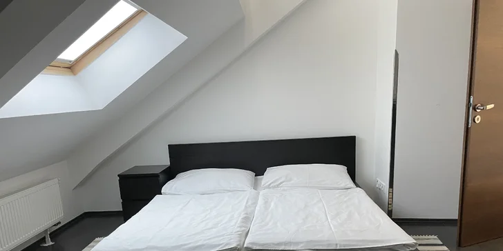 4* hotel ve stylu první republiky: pobyt se snídaní v pokoji či luxusním apartmá v centru Prahy