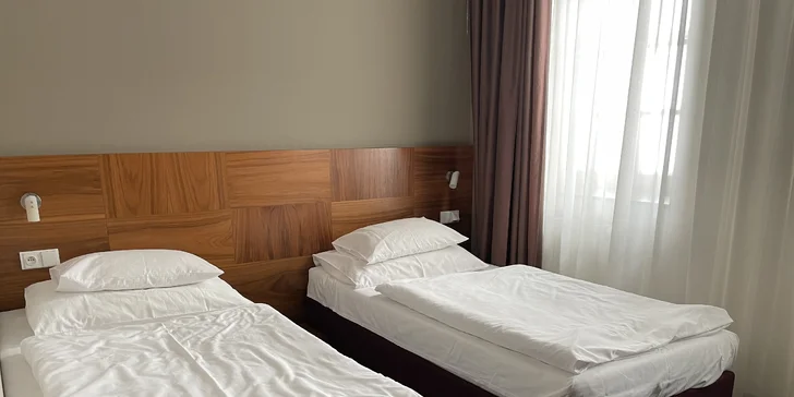 4* hotel ve stylu první republiky: pobyt se snídaní v pokoji či luxusním apartmá v centru Prahy