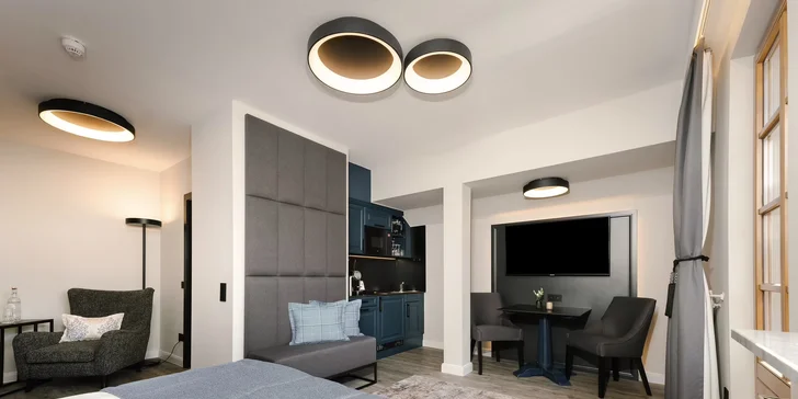 Pobyt v rakouských Alpách: hotelové pokoje i apartmány u jezera Grundlsee, wellness a snídaně