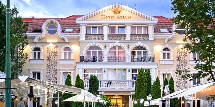 Pobyt ve 4* hotelu 200 m od největších termálů v Evropě: polopenze a neomezený wellness