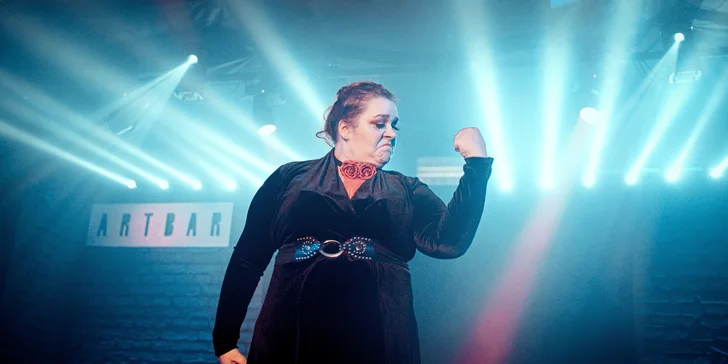 Vstup na halloweenskou kabaretní show BUBR: 27. 10. 2023, welcome drink, fire show i burlesky