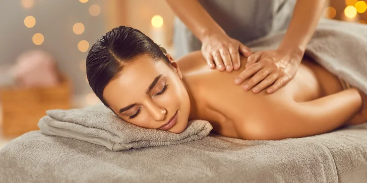 Hodinová masáž podle výběru, aroma lázeň nohou i luxusní maska na obličej