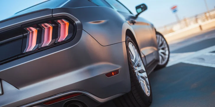 Ford Mustang ve všední dny: spolujízda či řízení od 15 min. i zapůjčení až na 3 dny