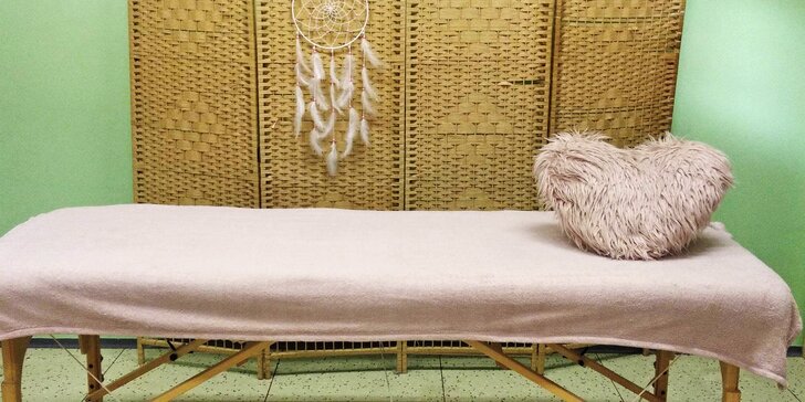 Hodinová relaxace plná vůní: ájurvédská bylinná masáž Abhyanga v délce 60 minut
