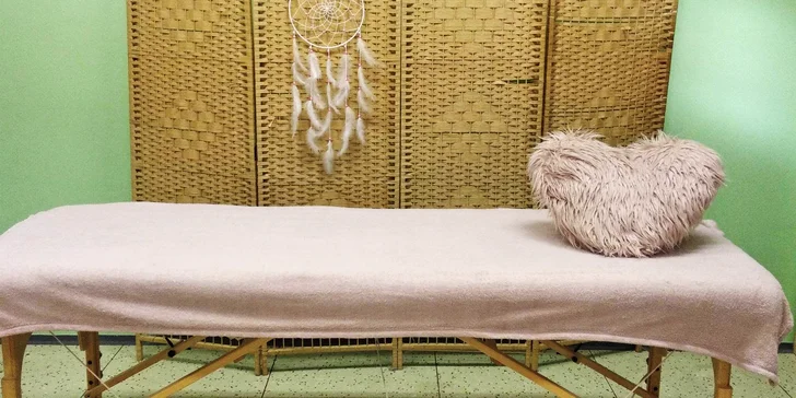 Hodinová relaxace plná vůní: ájurvédská bylinná masáž Abhyanga v délce 60 minut