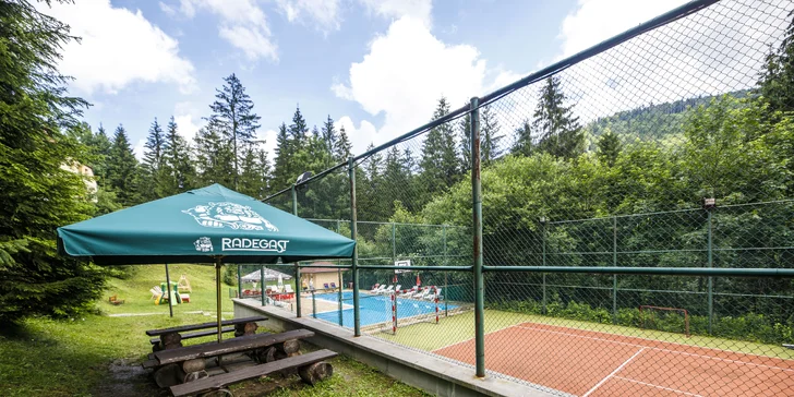 Beskydy plné zážitků: pivní či vinná lázeň, neomezený wellness a k tomu skvělé jídlo