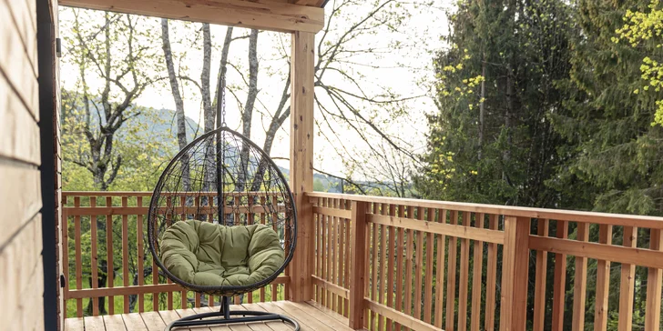 Zimní pobyt v Korutanech: chata nebo treehouse přímo u skiareálu, denně vstup do aquaparku