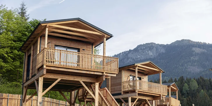 Zimní pobyt v Korutanech: chata nebo treehouse přímo u skiareálu, denně vstup do aquaparku