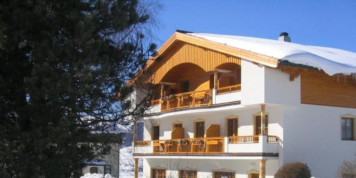 Zimní dovolená v Rakousku: polopenze, sauna a skipas do menšího skiareálu nedaleko penzionu