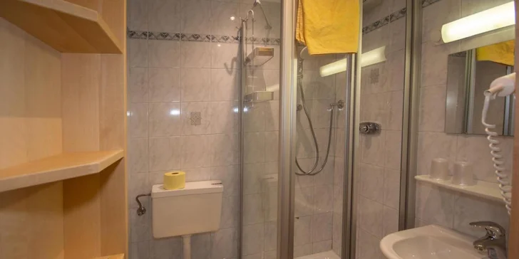 Zimní dovolená v Rakousku: polopenze, sauna a skipas do menšího skiareálu nedaleko penzionu