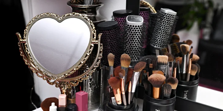Permanentní make-up dolních i horních linek, microblading i stínování obočí či kontura i celé rty