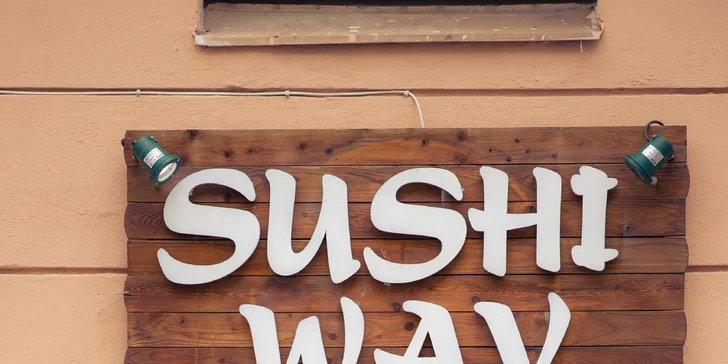 Sushi sety o 14–34 ks ve Vršovicích: maki i nigiri losos, krab a kreveta či vegetariánské rolky