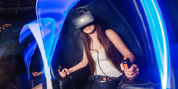 VR trojitá nadílka pro 1 hráče: 9D kino, VR závodní simulátor a VR kulomet