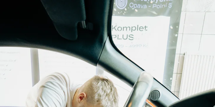 Péče o auto v Opavě: čištění interiéru i exteriéru od luxování a mytí karoserie po disky a sedačky