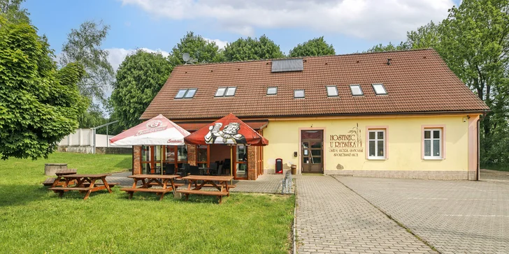 Rodinná dovolená se snídaní i polopenzí pro 2–4 osoby: terasa, bazén, gril i dětské hřiště