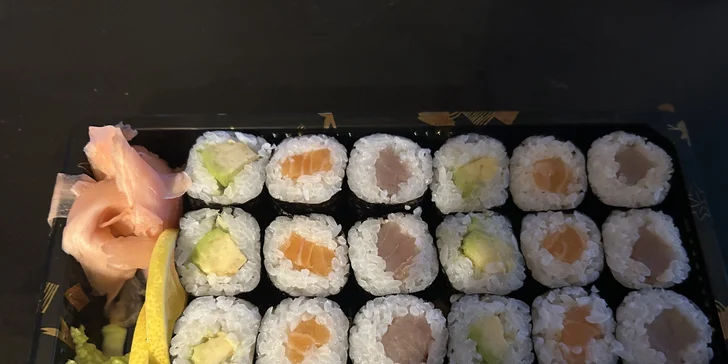 Sushi sety: 24 nebo 36 rolek s lososem, avokádem i chobotnicí